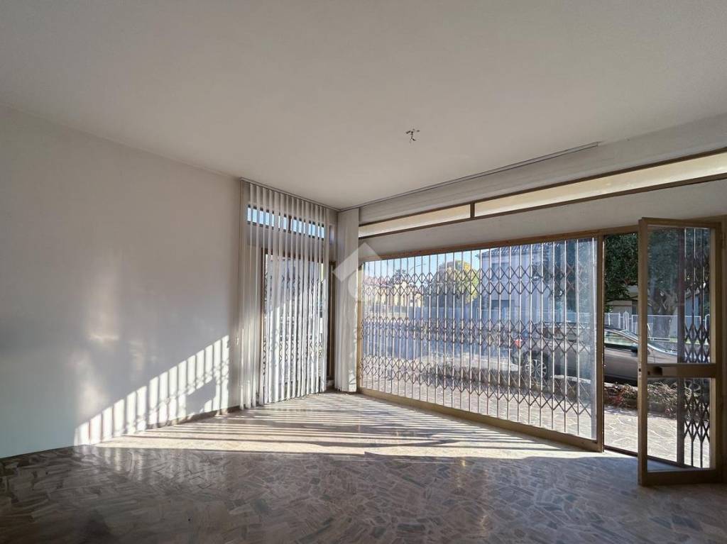 negozio in vendita a Maser