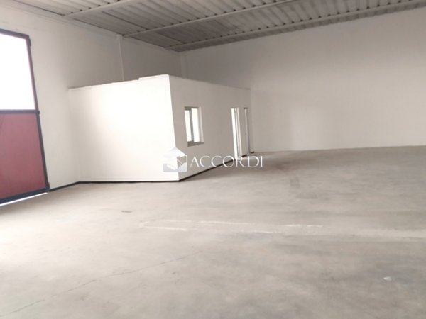 locale commerciale in vendita a Maser