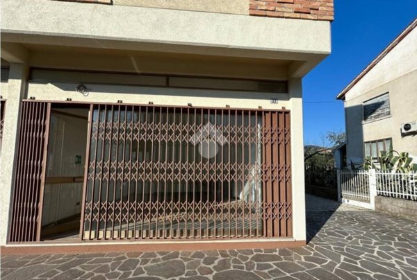 negozio in vendita a Maser