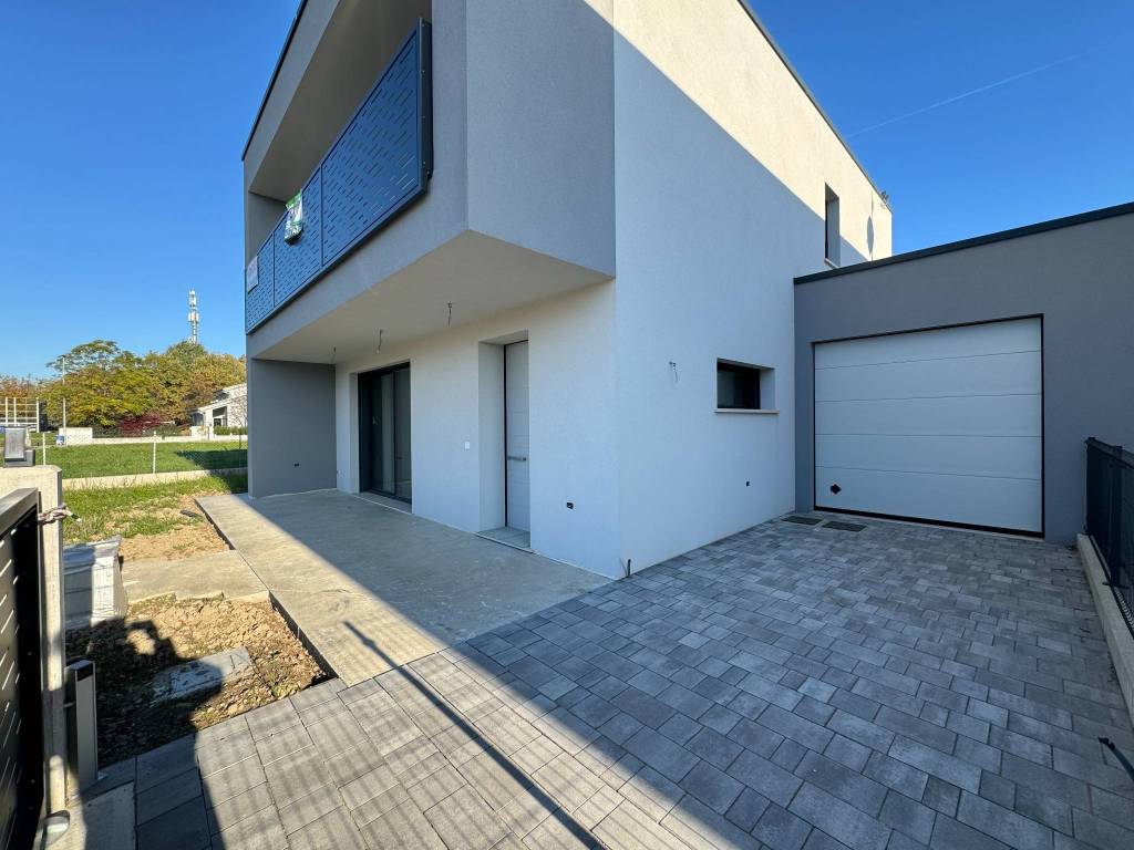 casa indipendente in vendita a Maserada sul Piave