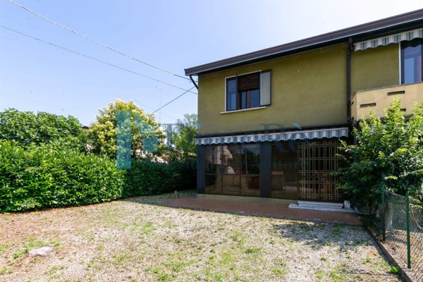 casa indipendente in vendita a Maserada sul Piave in zona Varago