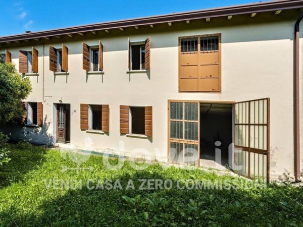 casa indipendente in vendita a Maserada sul Piave in zona Varago
