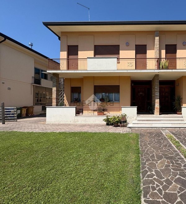 appartamento in vendita a Maserada sul Piave in zona Candelù