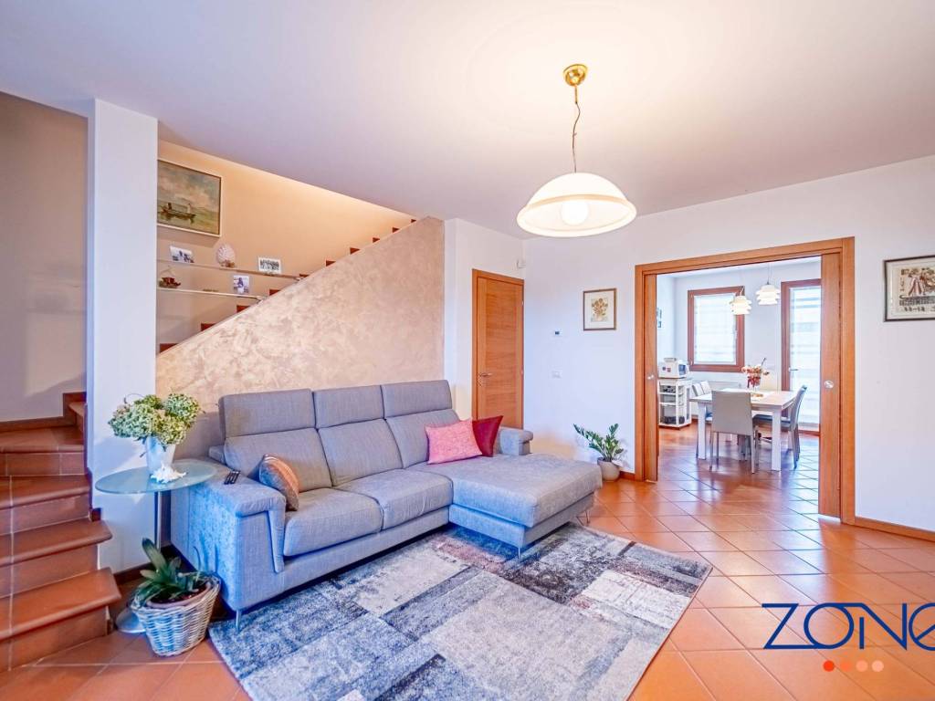 casa indipendente in vendita a Maserada sul Piave in zona Varago