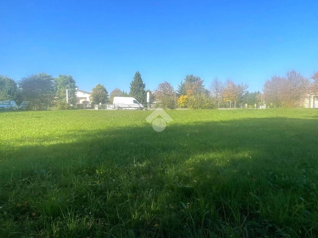 terreno edificabile in vendita a Maserada sul Piave in zona Varago