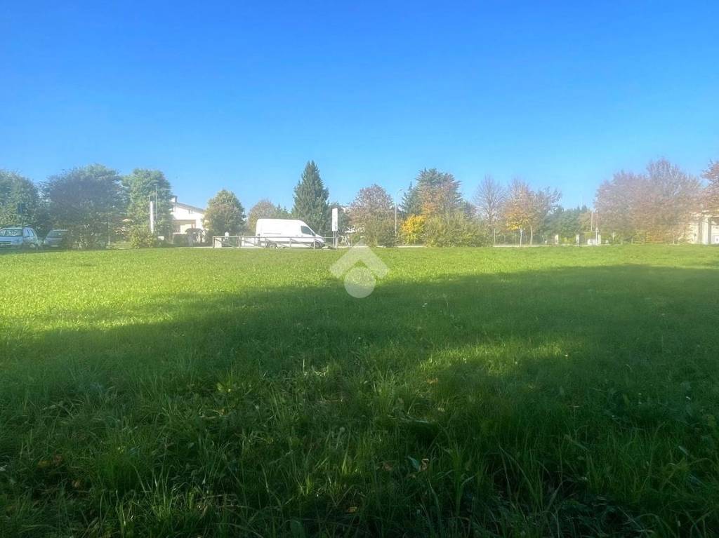 terreno edificabile in vendita a Maserada sul Piave in zona Varago