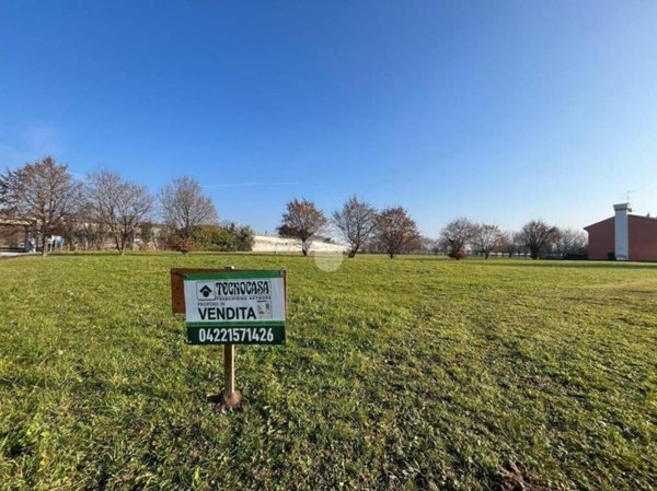 terreno edificabile in vendita a Maserada sul Piave in zona Varago