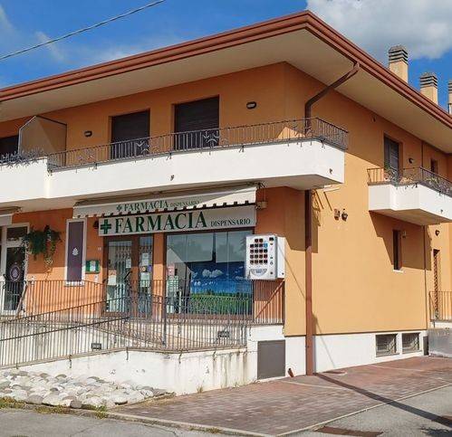 negozio in vendita a Maserada sul Piave in zona Candelù