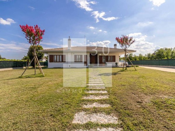 casa indipendente in vendita a Maserada sul Piave