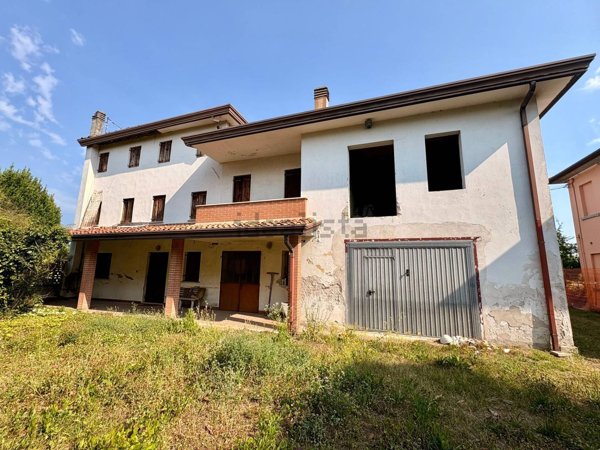 casa indipendente in vendita a Maserada sul Piave in zona Varago