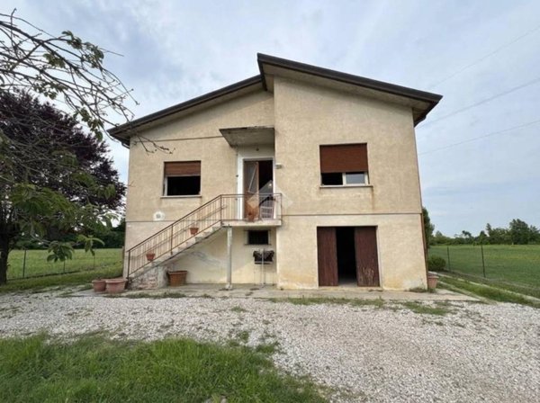 casa indipendente in vendita a Maserada sul Piave in zona Varago