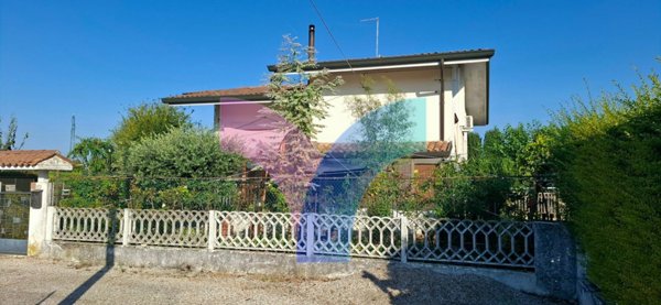 casa indipendente in vendita a Maserada sul Piave in zona Varago