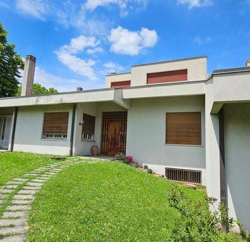 casa indipendente in vendita a Maserada sul Piave in zona Varago