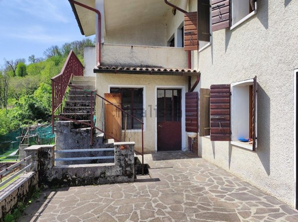 casa indipendente in vendita a Miane in zona Combai