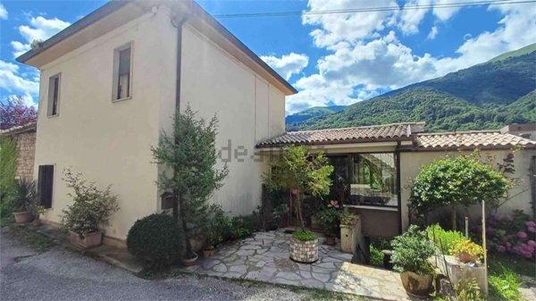 casa indipendente in vendita a Miane in zona Combai
