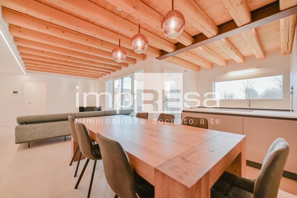 casa indipendente in vendita a Miane