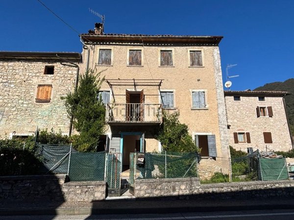 casa indipendente in vendita a Miane