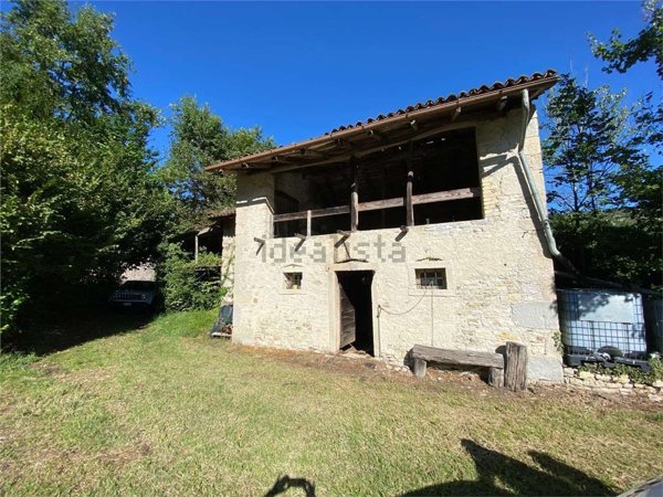 esavano in vendita a Miane