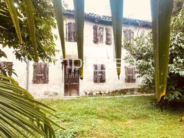casa indipendente in vendita a Miane
