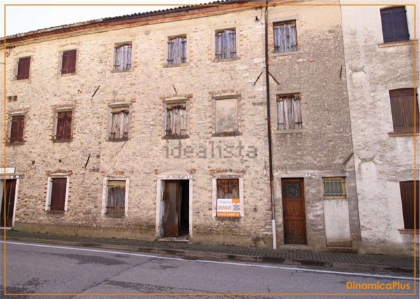 esavano in vendita a Miane