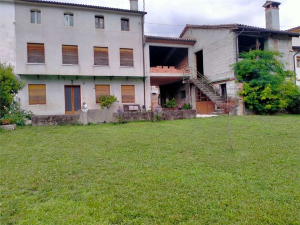 casa indipendente in vendita a Miane