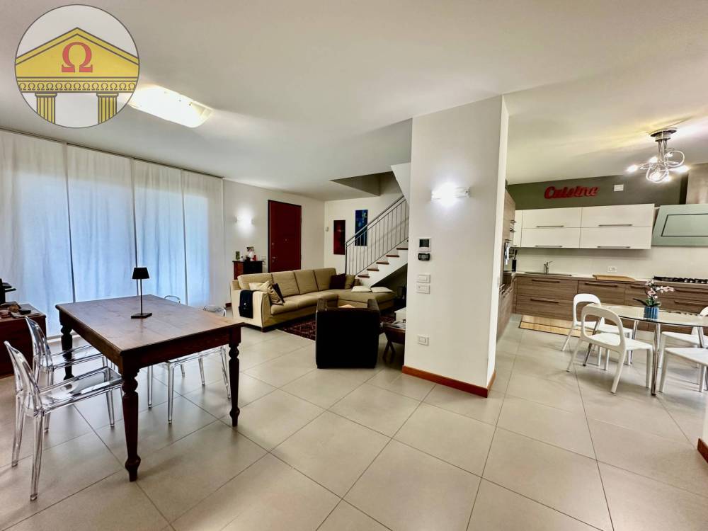 casa indipendente in vendita a Miane