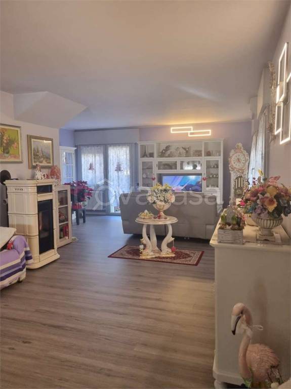 casa indipendente in vendita a Miane in zona Premaor