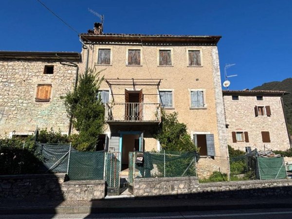 casa indipendente in vendita a Miane