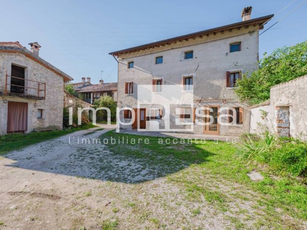 casa indipendente in vendita a Miane in zona Campea