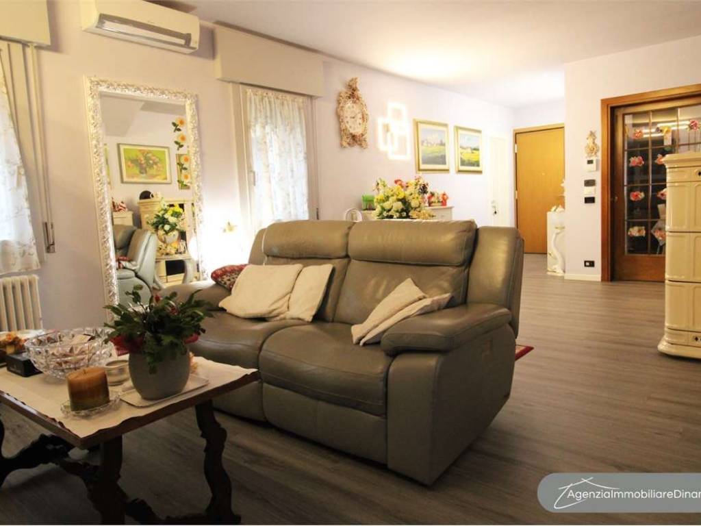 casa indipendente in vendita a Miane in zona Premaor