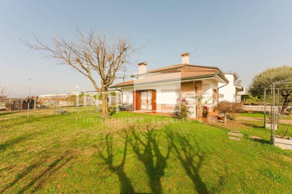 casa indipendente in vendita a Miane