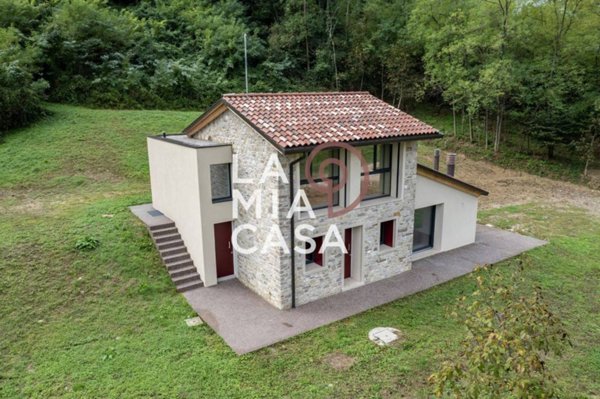 casa indipendente in vendita a Miane