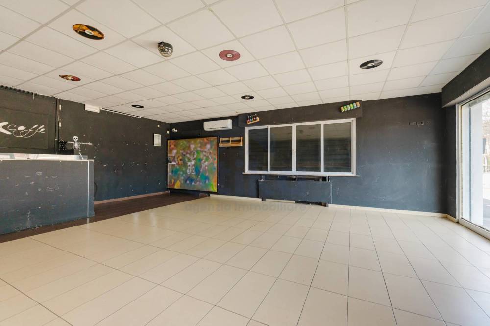 locale commerciale in vendita a Miane