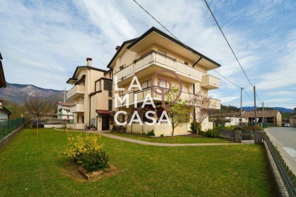 appartamento in vendita a Miane in zona Campea