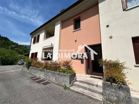 appartamento in vendita a Miane in zona Campea