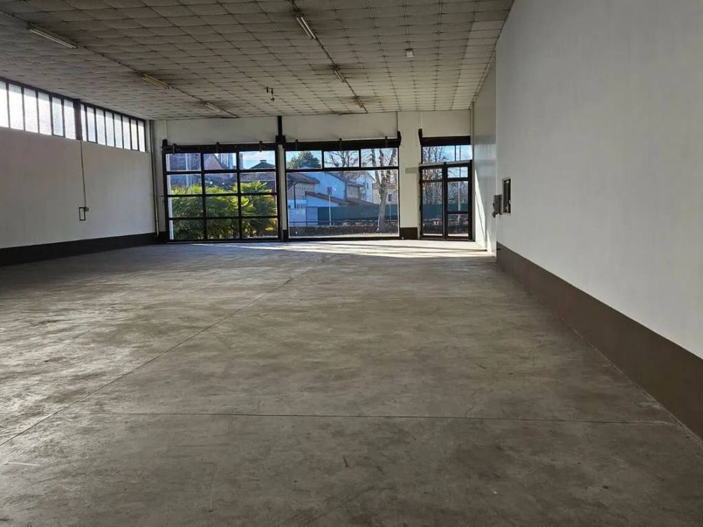 locale commerciale in vendita a Monastier di Treviso in zona Fornaci