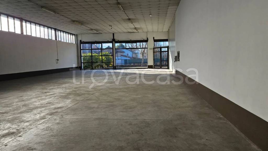 locale commerciale in vendita a Monastier di Treviso in zona Fornaci