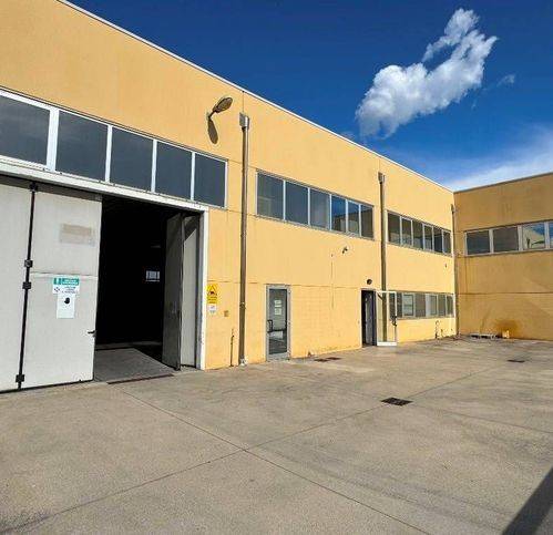 locale commerciale in vendita a Monastier di Treviso
