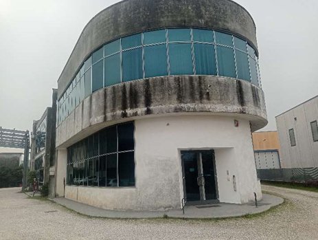 locale commerciale in vendita a Monastier di Treviso