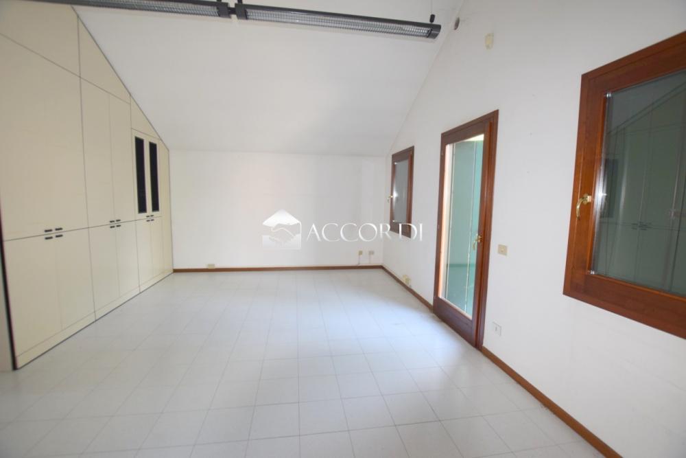 appartamento in vendita a Montebelluna in zona La Pieve