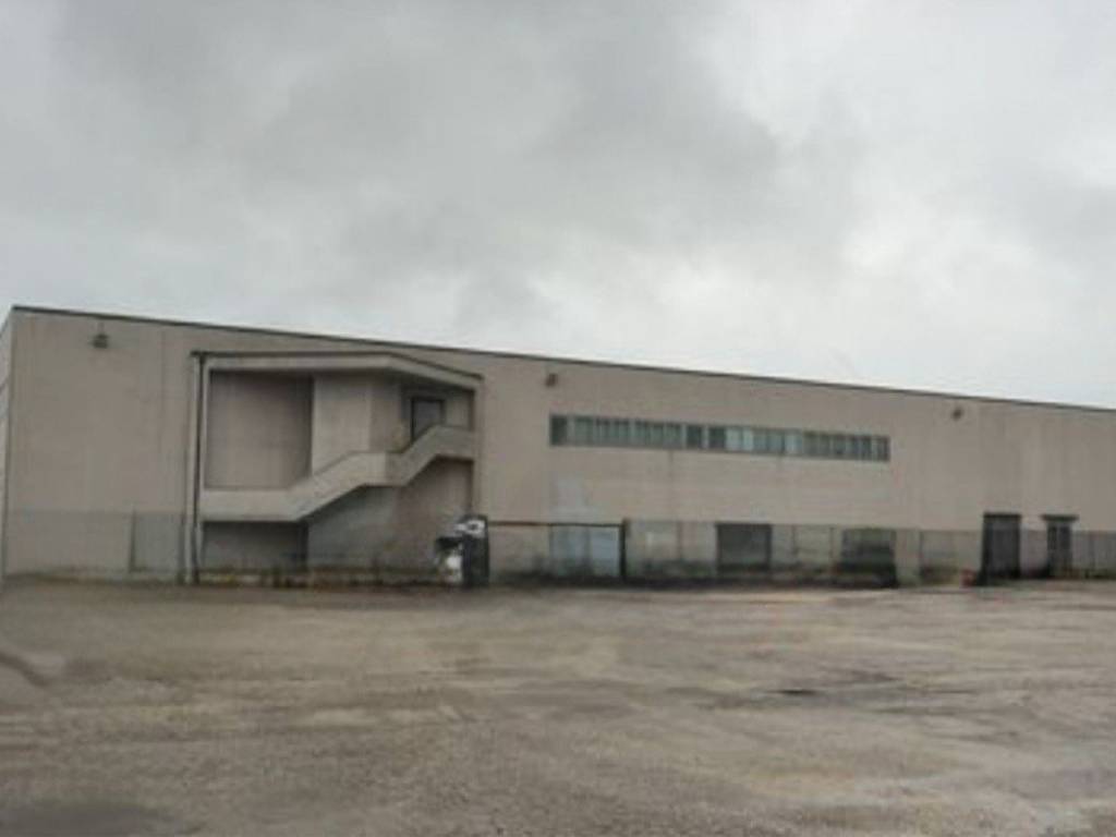 capannone in vendita a Montebelluna