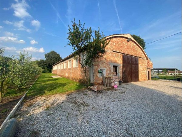 locale di sgombero in vendita a Montebelluna