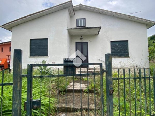 casa indipendente in vendita a Montebelluna in zona Mercato Vecchio