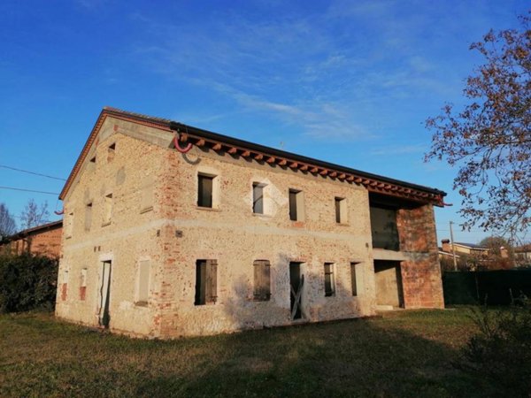 casa indipendente in vendita a Montebelluna in zona Sant'Andrea