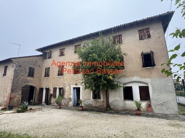 casa indipendente in vendita a Montebelluna in zona Sant'Andrea