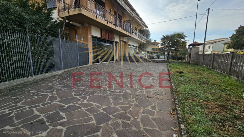 negozio in vendita a Montebelluna
