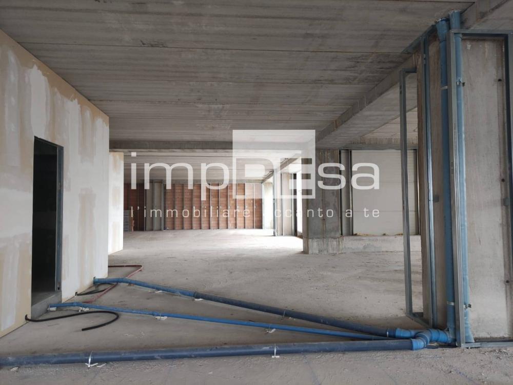 ufficio in vendita a Montebelluna in zona Caonada