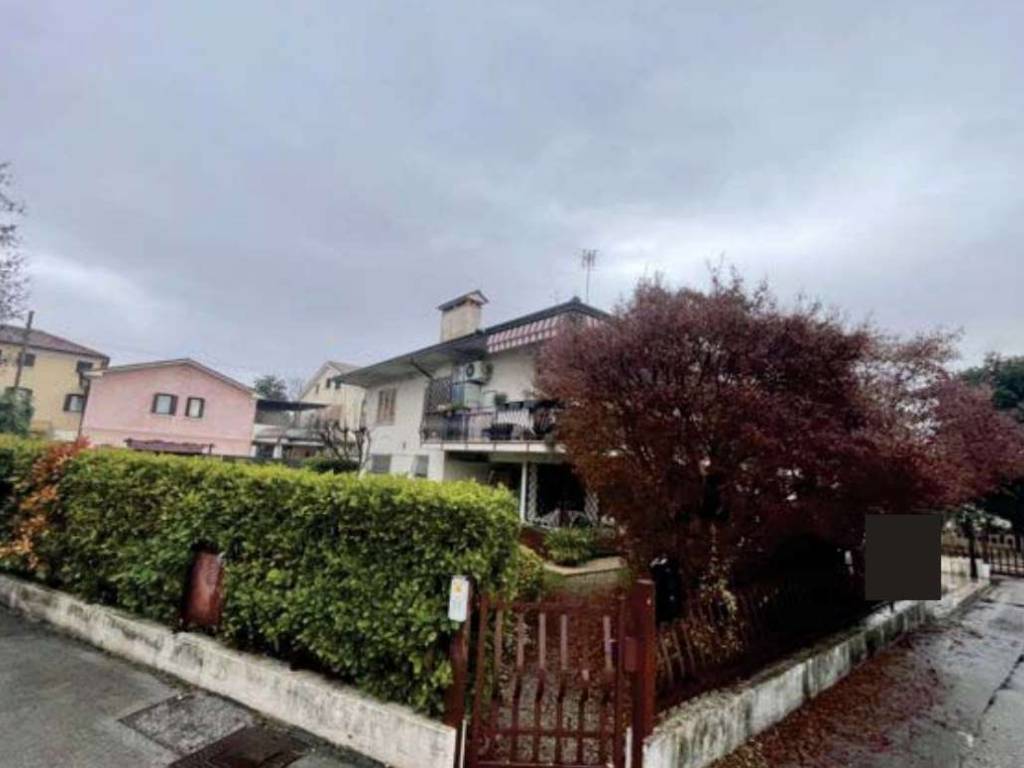 casa indipendente in vendita a Montebelluna in zona San Gaetano
