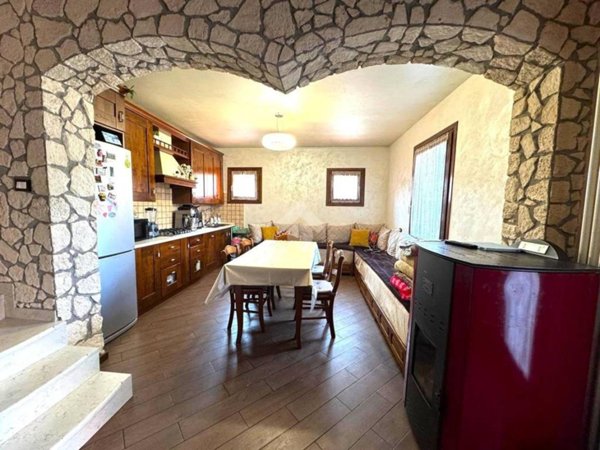 casa indipendente in vendita a Montebelluna in zona Caonada