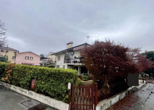 casa indipendente in vendita a Montebelluna in zona San Gaetano